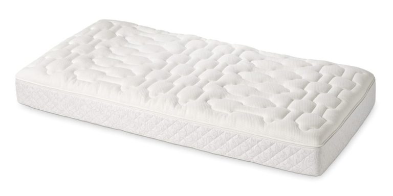 Mann schläft im Luftschlafsystem von Luxbetten Luftbett Luftkernmatratze